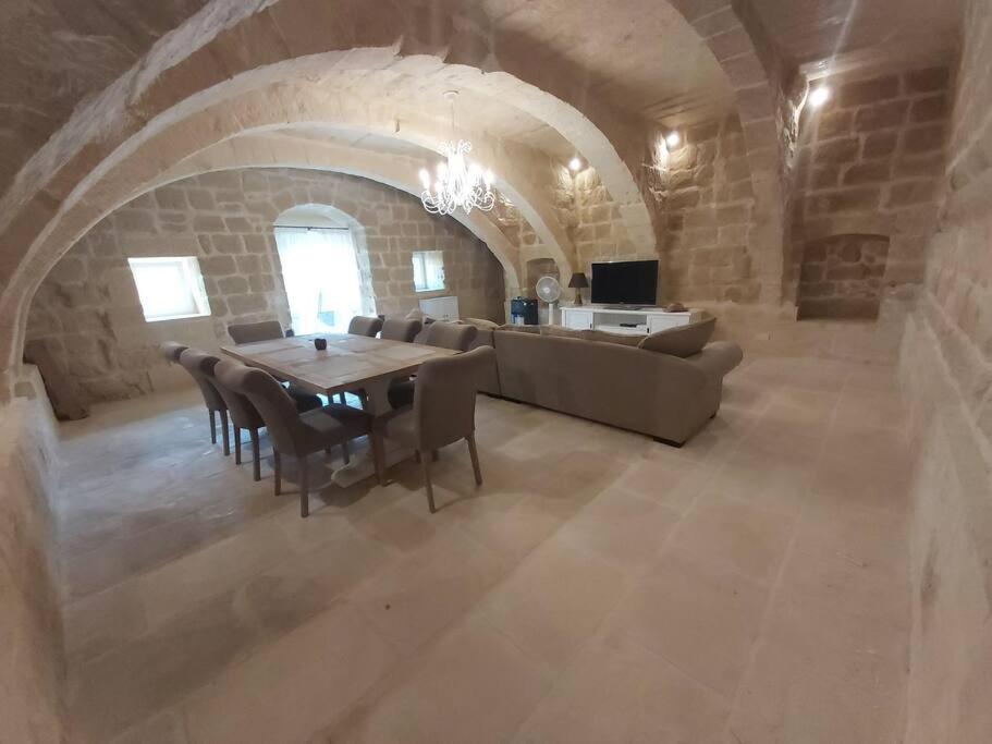 Farmhouse Villa With Large Pool And Garden In Gozo Għarb Eksteriør billede
