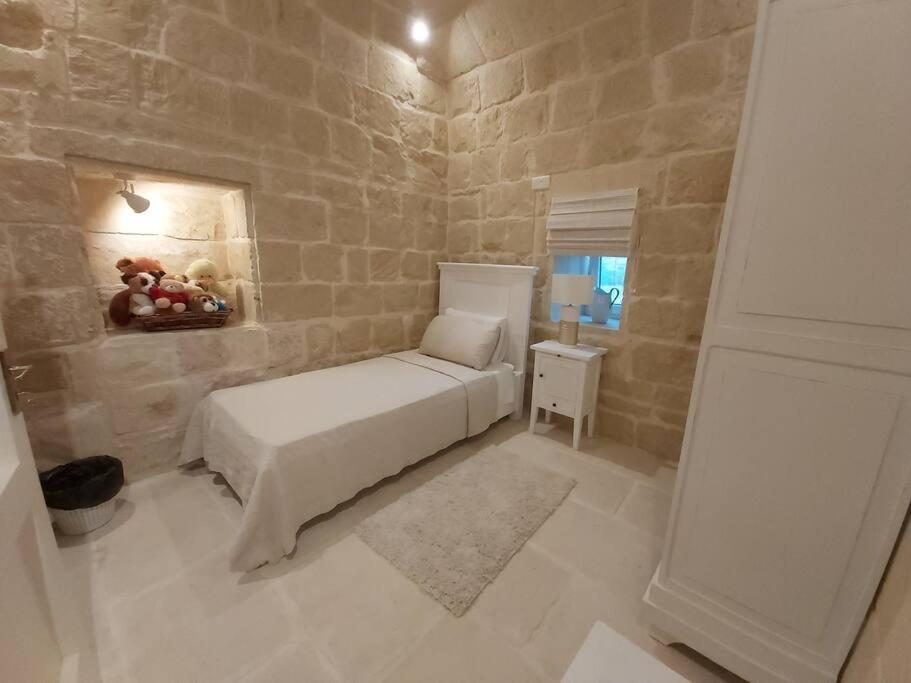 Farmhouse Villa With Large Pool And Garden In Gozo Għarb Eksteriør billede
