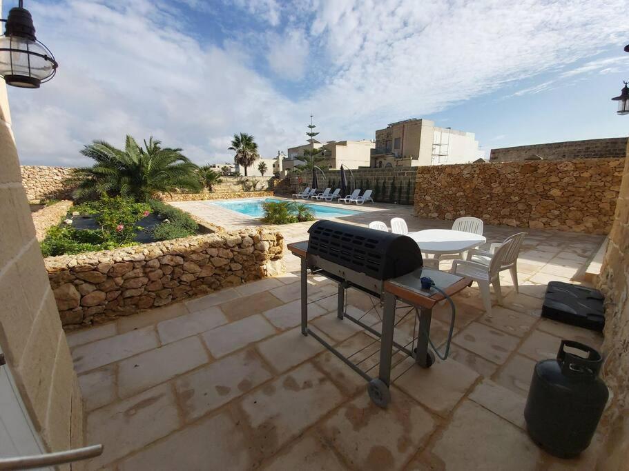 Farmhouse Villa With Large Pool And Garden In Gozo Għarb Eksteriør billede