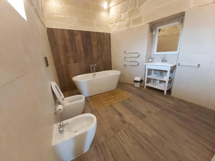 Farmhouse Villa With Large Pool And Garden In Gozo Għarb Eksteriør billede