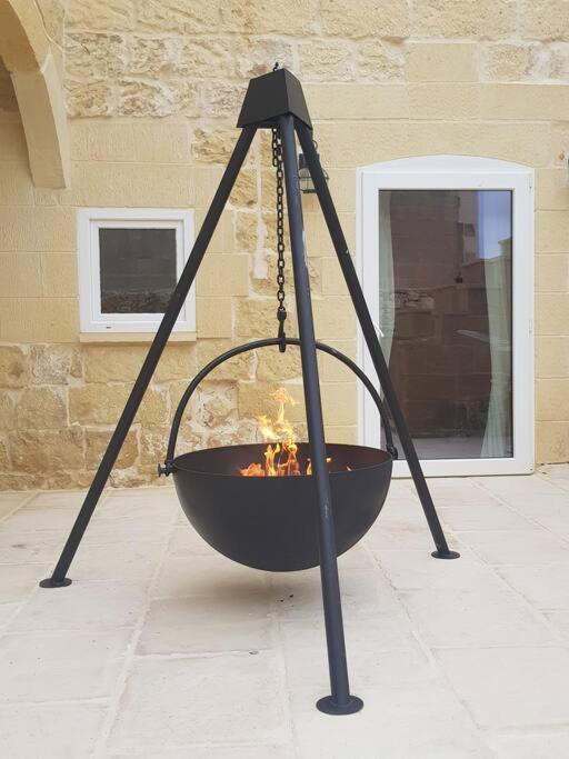 Farmhouse Villa With Large Pool And Garden In Gozo Għarb Eksteriør billede