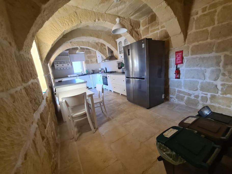 Farmhouse Villa With Large Pool And Garden In Gozo Għarb Eksteriør billede