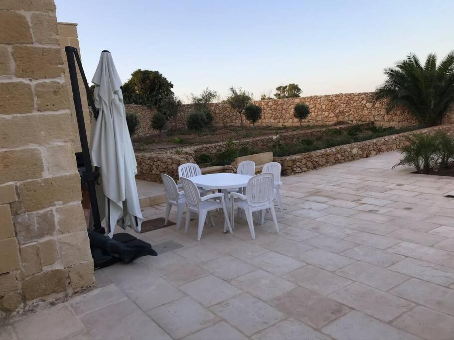Farmhouse Villa With Large Pool And Garden In Gozo Għarb Eksteriør billede
