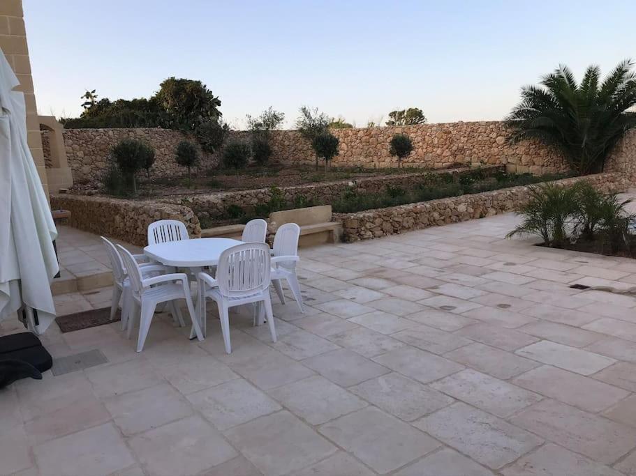 Farmhouse Villa With Large Pool And Garden In Gozo Għarb Eksteriør billede
